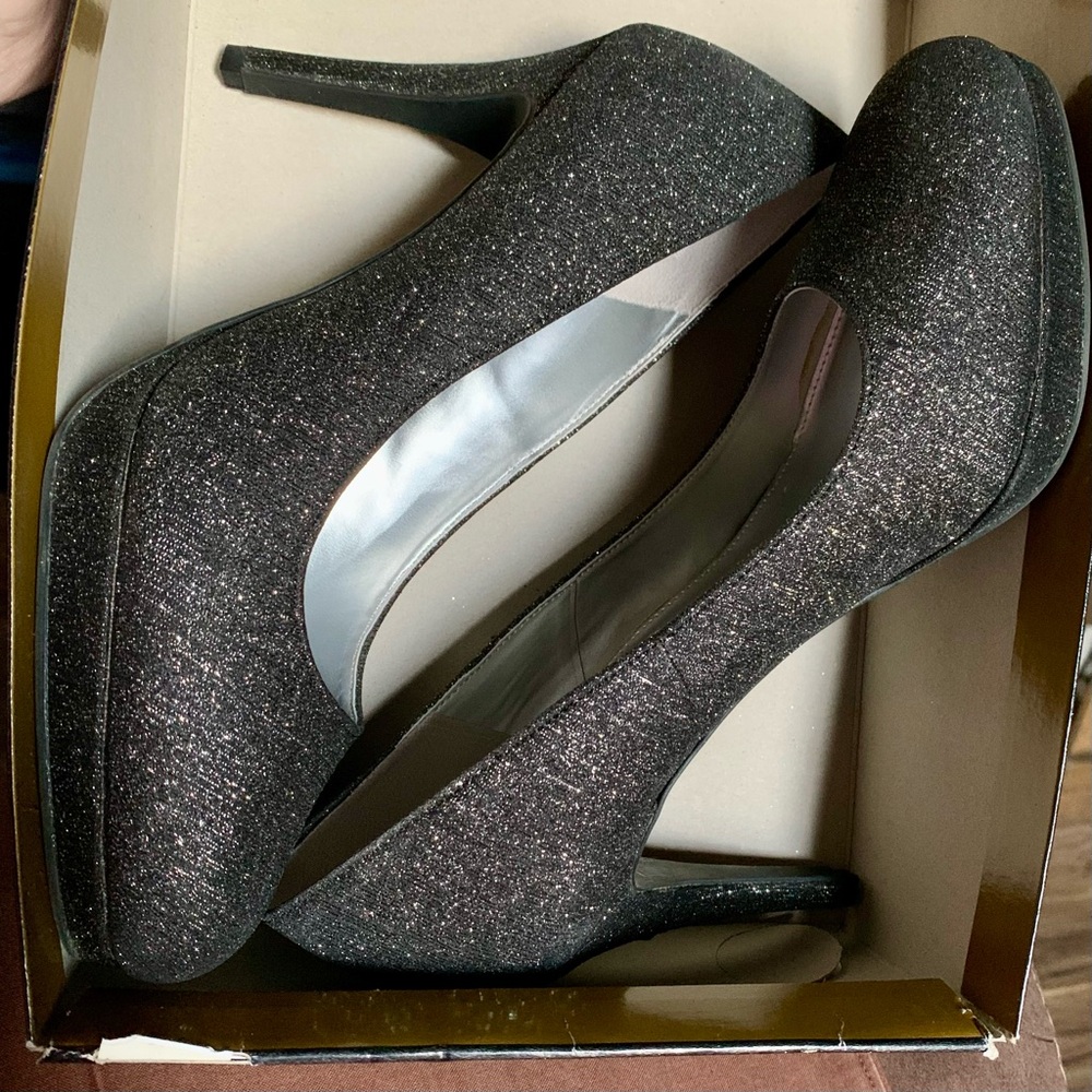 Fioni Night Black Sparkly Pumps - 9 1/2 Wide